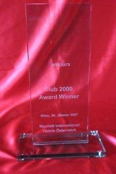Ostali predmeti za umetnost i kolekcionarstvo: STAKLENA PLAKETA CLUB 2000, MARRIOTT, AUSTRIJA 2007. | Staklena — 4