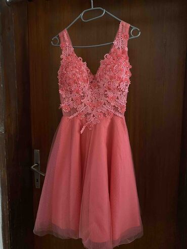 mona nova kolekcija haljine: Prodajem novu matursku haljinu. Kontakt telefon 063/315-309. Licno