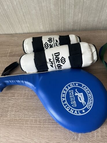Binokllar: Taekvondo üçün tam inventar dəsti Brendlər: Adidas, Daedo, Panther