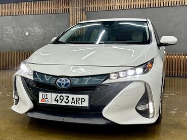 Toyota: Toyota Prius: 2017 г., 1.8 л, Вариатор, Гибрид, Седан