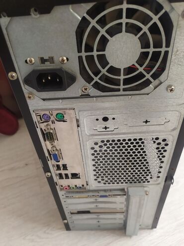 Korpuslar: Masaüstü kompüter sistemi – ATX tipli qara korpus Xarici görünüş: - — 1