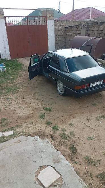 190 ehtiyat: Mercedes-Benz 190 (W201) sedan - Kuzov: 4 qapılı sedan, qara rəng - — 6
