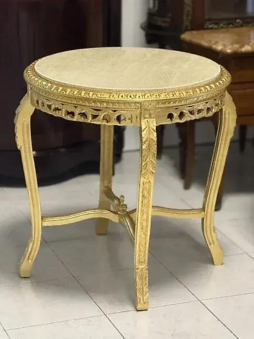 lezajevi sabac: Salonski sto u pozlati 🛋️✨ Dobro stanje. 🏠 Prečnik: 69 cm 📏 Visina — 3