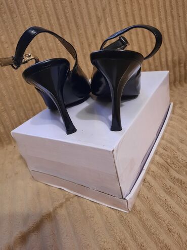 Salonke: Salonke, 39 — 6