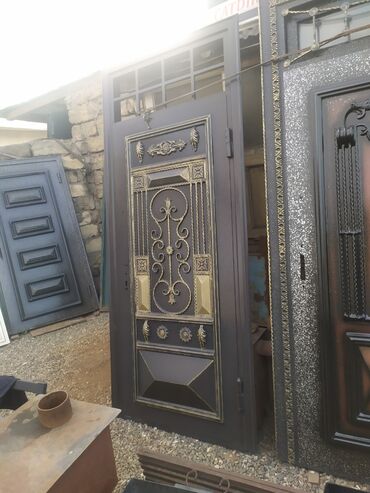 Giriş qapıları: Mənzil üçün Yeni Giriş qapısı Şəbəkə ilə, Zəmanətli, Pulsuz çatdırılma — 25