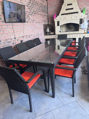 Yataq otağı dəstləri: İşlənmiş, Açılmayan, Kvadrat masa