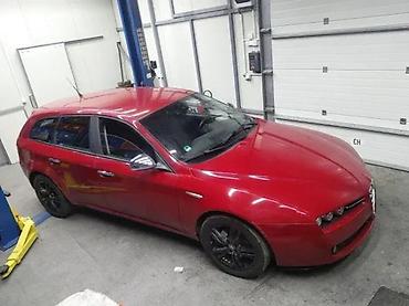 nodi auto: Alfa Romeo 159 desno krilo kod boje 289/a. Alfa Romeo 159 desno krilo — 2