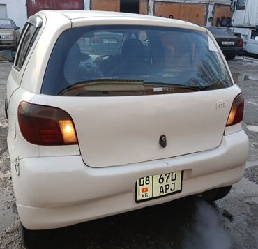 Toyota: Toyota Vitz: 2001 г., 1 л, Автомат, Бензин