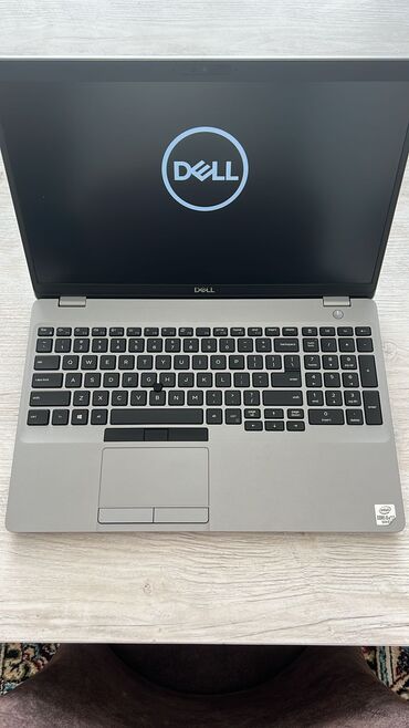 Dell: Intel Core i5, 16 GB, 15 "