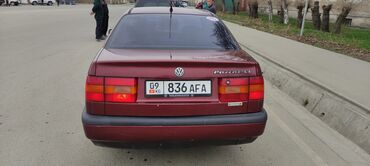 folksvagen passat: Volkswagen Passat: 1993 г., 1.8 л, Механика, Бензин, Седан