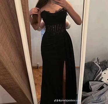 crna haljina za svadbu: Elegantna duga crna večernja haljina bez bretela - Kroj: uska silueta — 5