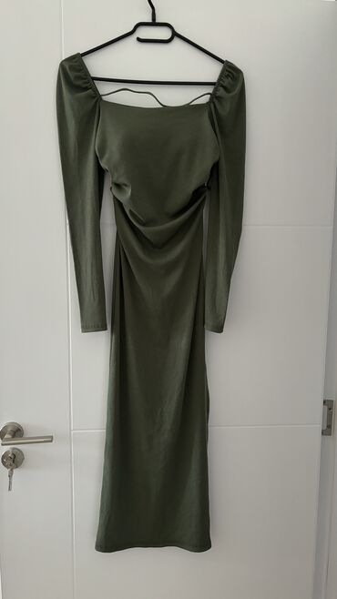 tirkizna haljina: Nošena samo jednom, prelepo stoji, ima šlic sa strane i trakice na