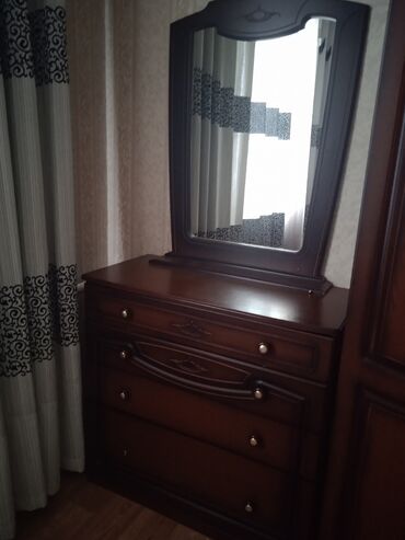 тумбочки с зеркалом: Спальный гарнитур, Двуспальная кровать, Шкаф, Комод, Б/у