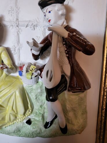 Anticelulit masažeri: Barokna figura u drvenom ramu iz 70ih. Figura gipsana je bez — 7