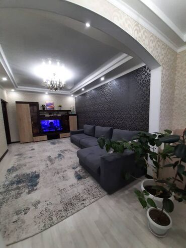 Продажа квартир: 2 комнаты, 67 м², 107 серия, 3 этаж, Евроремонт