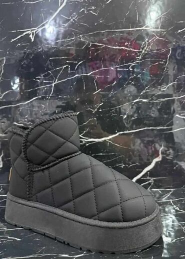 Čizme: NABAVKA
36-41
3900 din 💥 — 8