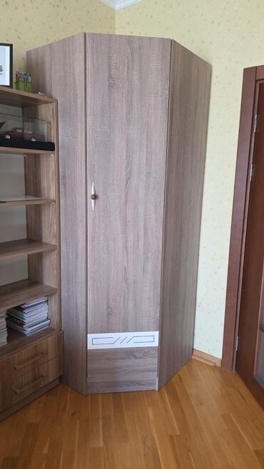 Mətbəx mebeli: İşlənmiş, Künc dolab, Qarderob, paltar dolabı