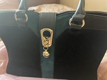женскую сумку зеленого цвета: Сумка, замша, состояние новое