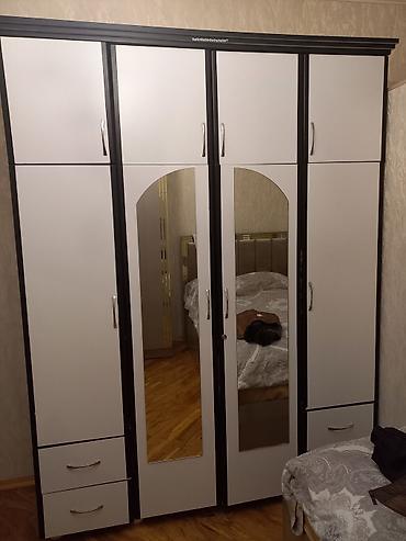 Geniş həcmli paltar şkafı - Model: çoxbölməli dolab, ağ-siyah
