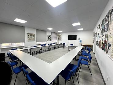 Аренда учебных кабинетов: Аренда конференц-зала -Адрес ул. Анарбека Бакаева 132б - Безлимитный — 1