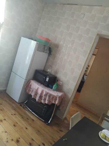 Mənzil kirayələyirəm: 3 otaqlı, 6 kv. m — 1