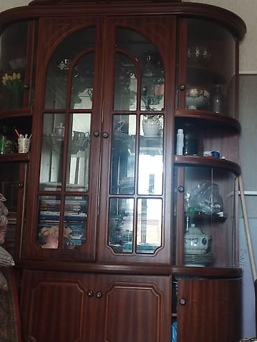 ucuz malar: Klassik üslubda iri vitrinli bufet - Material: ağac teksturalı — 3
