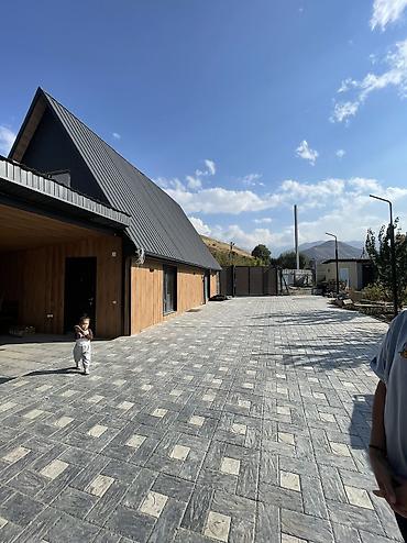 Посуточная аренда домов: Кой таш. Сдаем Дом A-frame с панорамным остеклением и отделкой деревом — 8
