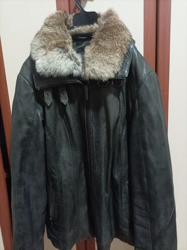 Zimske jakne: Super ocuvana par puta nosena. Koza prirodno krzno koje se skida