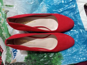 обувь сша: Туфли 39, цвет - Красный