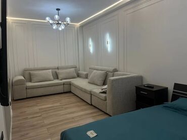 стеклянные межкомнатные перегородки: Современная студия с дизайнерским ремонтом - Просторная комната с