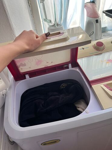 куплю швейные отходы: Полуавтоматическая двухсекционная стиральная машина Sparrow - Две