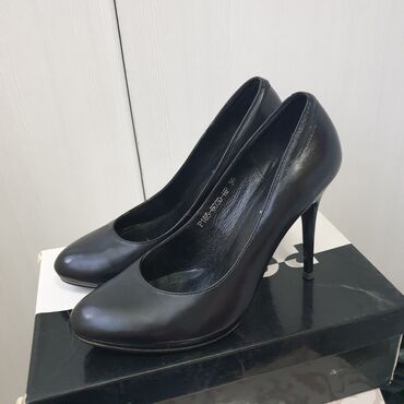 женские черные кожаные туфли: Туфли 36, цвет - Черный