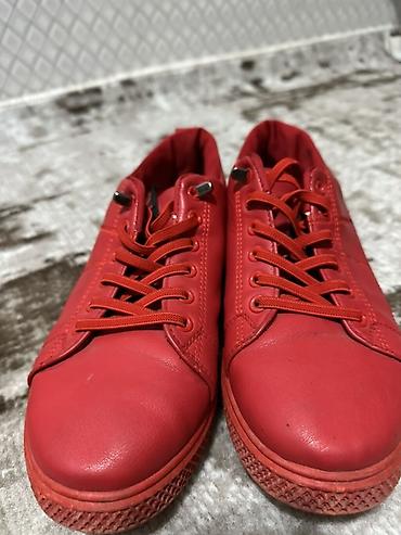 Krasofkalar və idman ayaqqabıları: Maştağadadır Çox az istifadə olunub İçində tam təzəsi də var — 14