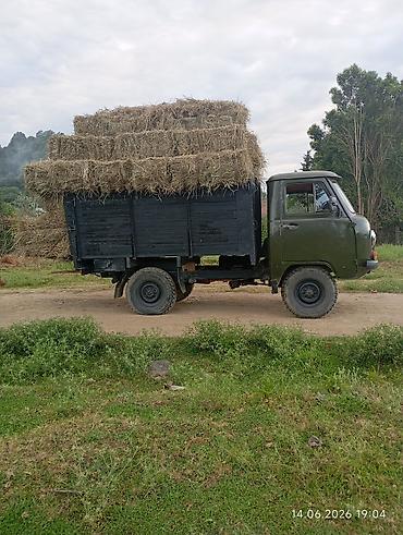 torpaqla barter maşınlar: UAZ yük maşını – taxta bortlu qoşqulu platforma - Korpus: UAZ — 4