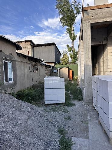 дом рассрочка: Срочно Продаю домвместе со строящим большим 2х этажным домом. Дом — 2