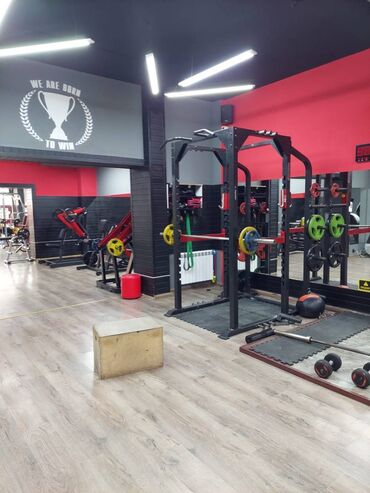 Digər kommersiya daşınmaz əmlakı: 28 may metrosunun yaxınlığında 365kv m sahəsi olan idman zalı obyekt — 8