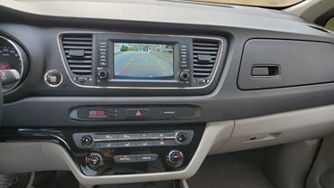 Kia: Kia Carnival: 2.2 l | 2022 il Van/Minivan — 12