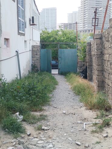 ag seher heyet evleri: Ağ şəhər 6 otaqlı, 70 kv. m, Kredit yoxdur, Təmirsiz