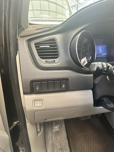 carnival: Kia Carnival: 2019 г., Минивэн — 4