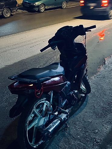 Sport üslublu şəhər moped/motosiklet - Korpusu: qırmızı-qara plastik lalafo.az -da Sport üslublu şəhər moped/motosiklet - Korpusu: qırmızı-qara plastik