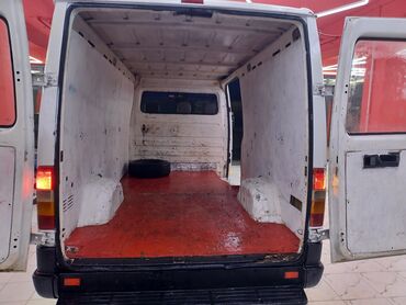 Легкий грузовой транспорт: Легкий грузовик, Mercedes-Benz — 4