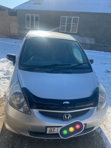 серва машина: Honda Fit: 2003 г., 1.3 л, Автомат, Бензин, Хэтчбэк