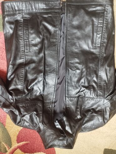 kisi geyimleri kurtkalar: Куртка M (EU 38), цвет - Черный