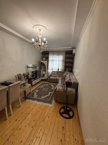 Həyət evləri və villaların satışı: İki mərtəbəli həyət evi - Ümumi plan: 2 mərtəbə, balkonlu fasad — 23