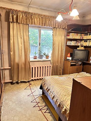 Продажа коттеджей и домов: Продается дом 100кв.м., г Кара-Балта, верхняя часть города, улица — 9