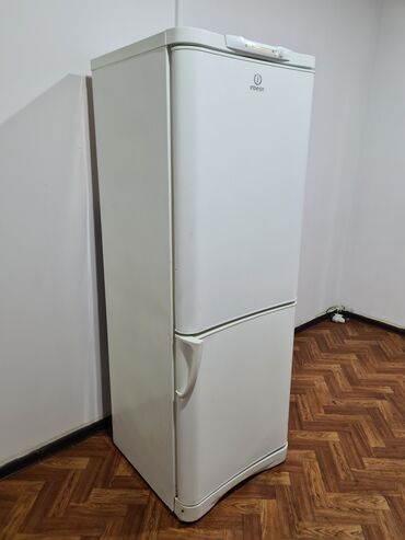 маленькие холодильники бу: Холодильник Indesit, Б/у, Двухкамерный