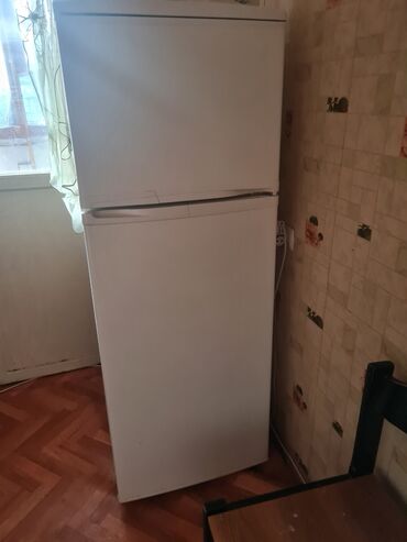 Б/у Холодильник Двухкамерный, цвет - Белый