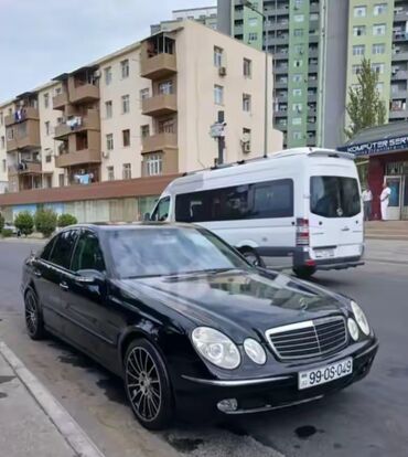 Mercedes-Benz: Mercedes-Benz E 320: 3.2 l | 2003 il Sedan