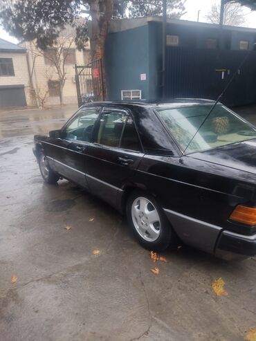 Mercedes-Benz: Mercedes-Benz 190: 2 l | 1990 il Sedan — 2