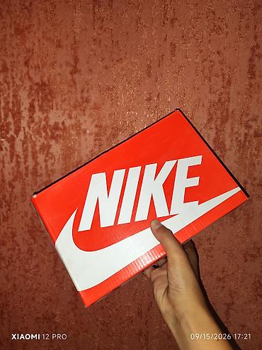 длиная: Футбольные бутсы/сороконожки Nike (бирка внутри: EUR 39, CM 24.5 — 5